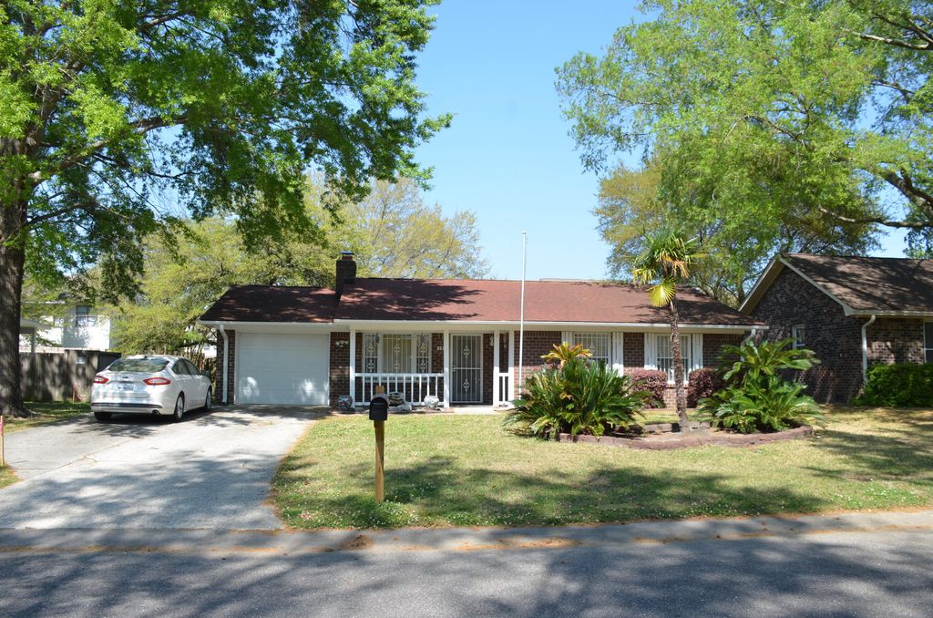 Photo of 19 Lighthouse Drive, Goose Creek, SC 29445 (MLS # 26010381)