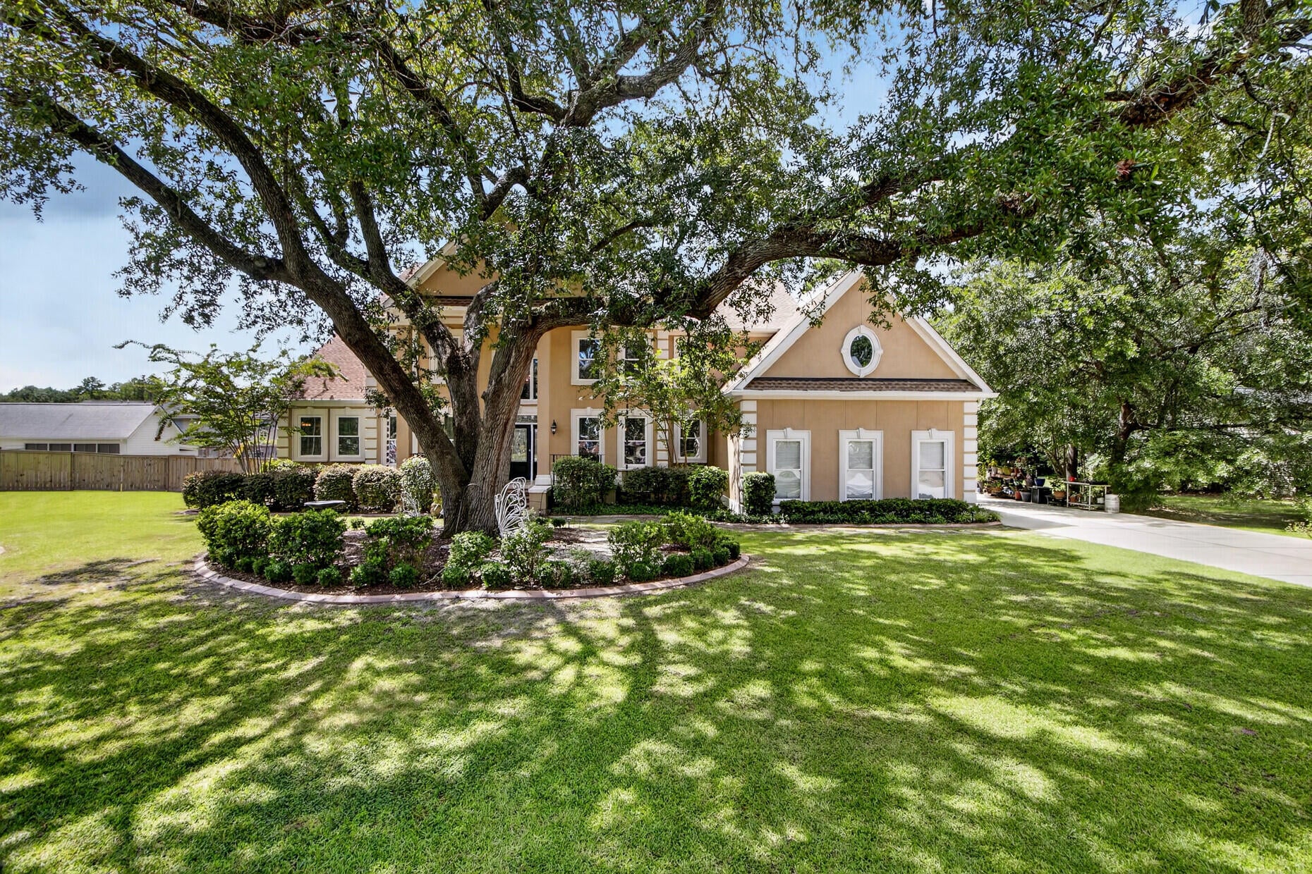 208 Holly Inn Road