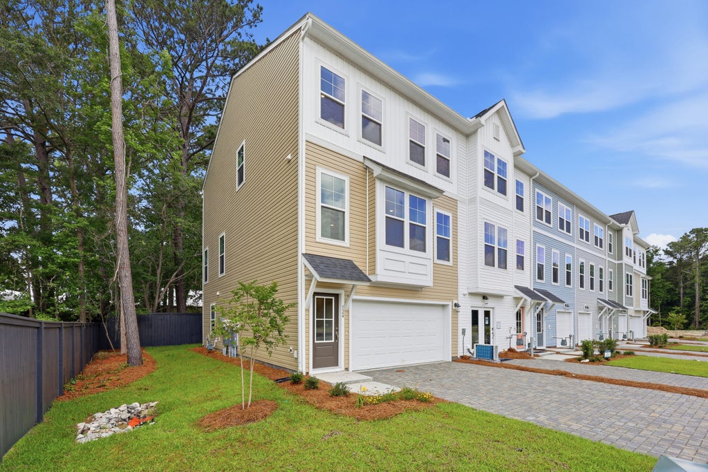 Photo of 136 Fernbank Road Court, Johns Island, SC 29455 (MLS # 26017277)