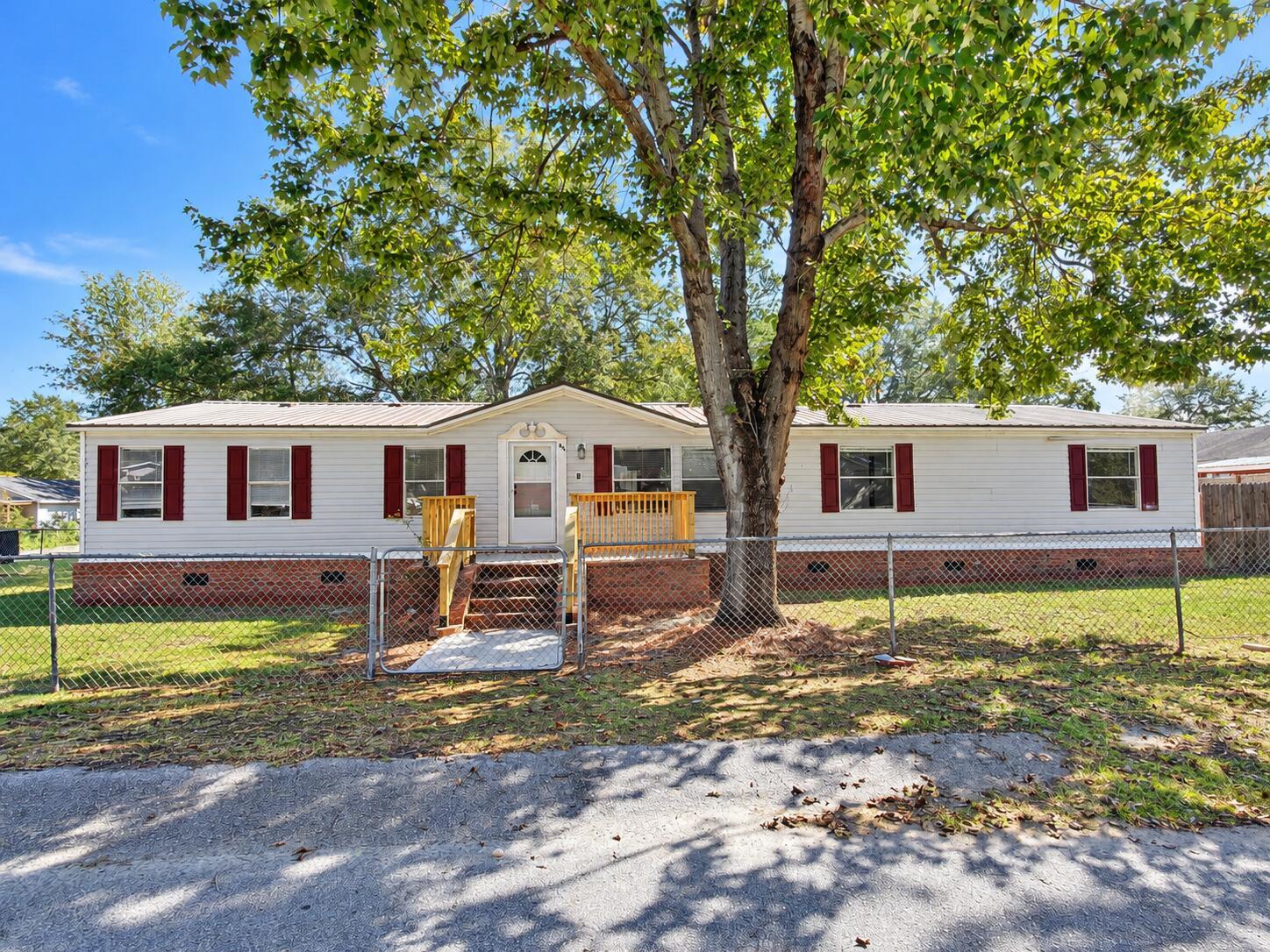 401 Dubois Street