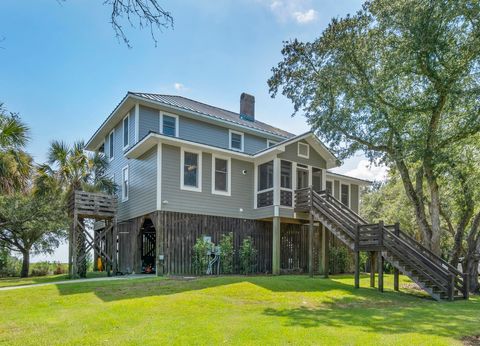 A home in McClellanville