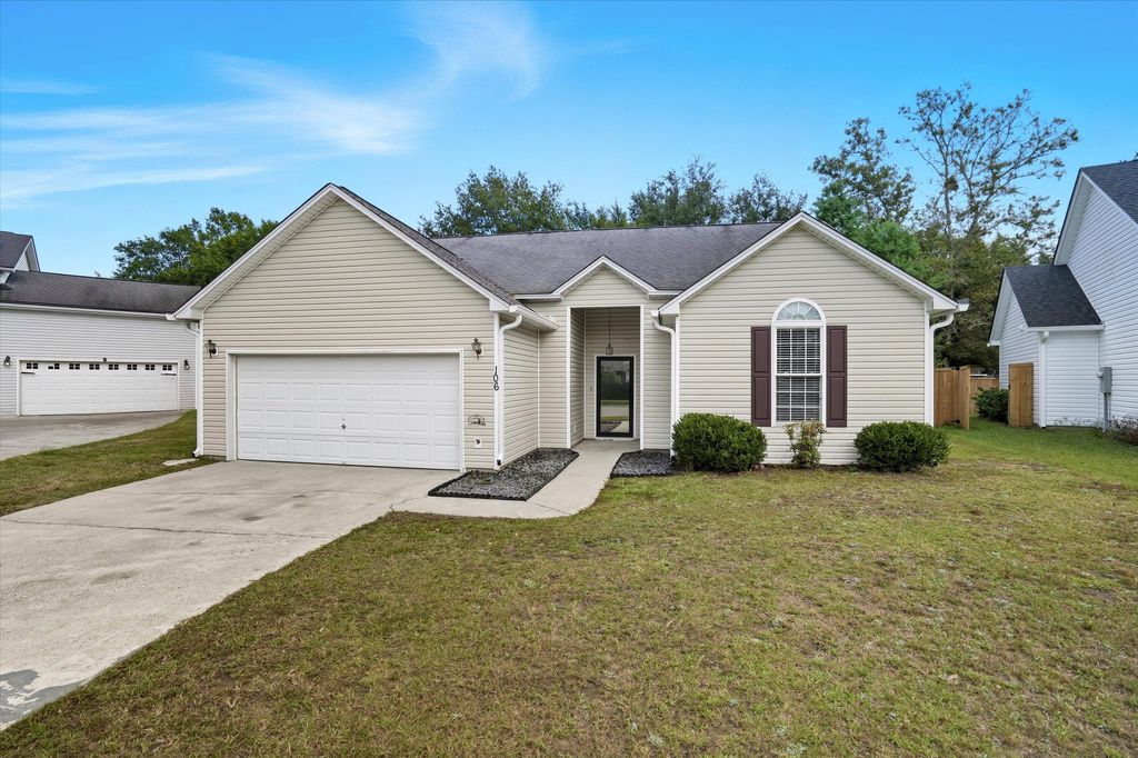 Photo of 106 Hialeah Court, Summerville, SC 29486 (MLS # 25027670)