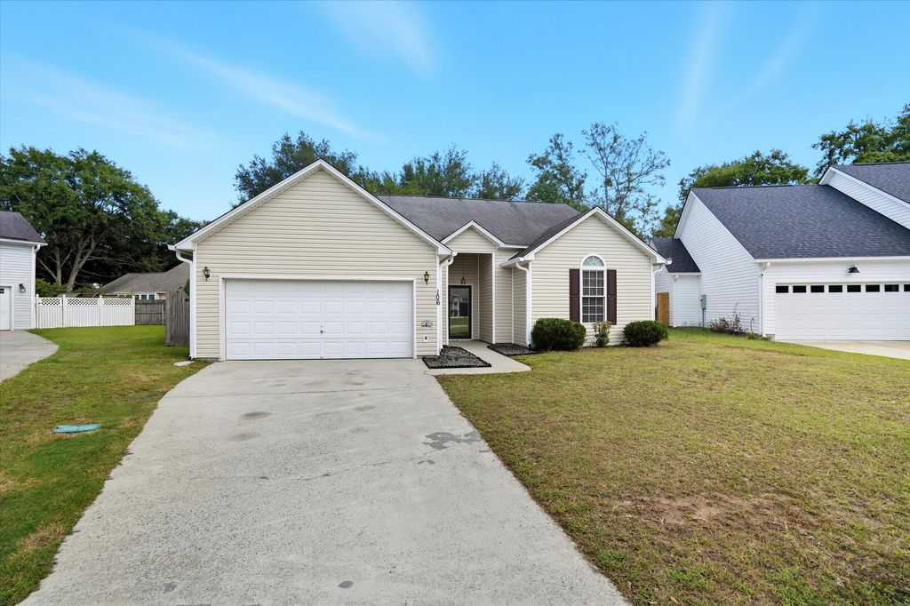 Photo of 106 Hialeah Court, Summerville, SC 29486 (MLS # 25027670)
