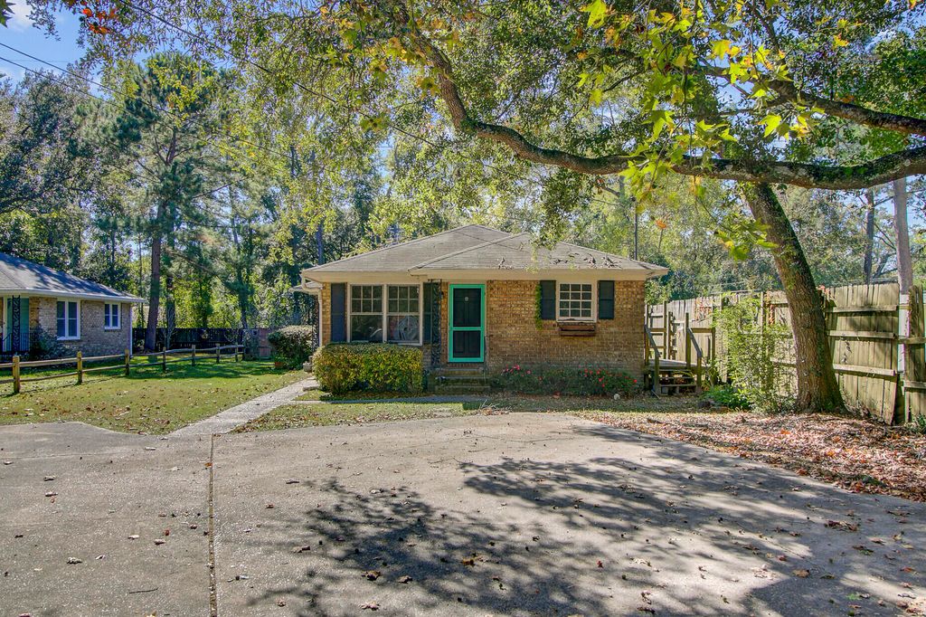 Photo of 1751 Pinckney Park Drive, Charleston, SC 29407 (MLS # 25031189)