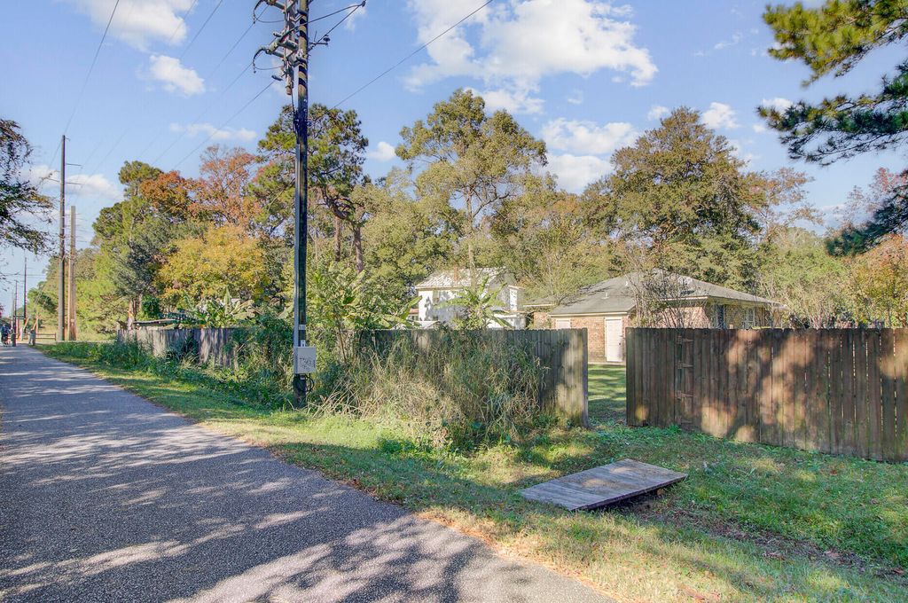 Photo of 1751 Pinckney Park Drive, Charleston, SC 29407 (MLS # 25031189)