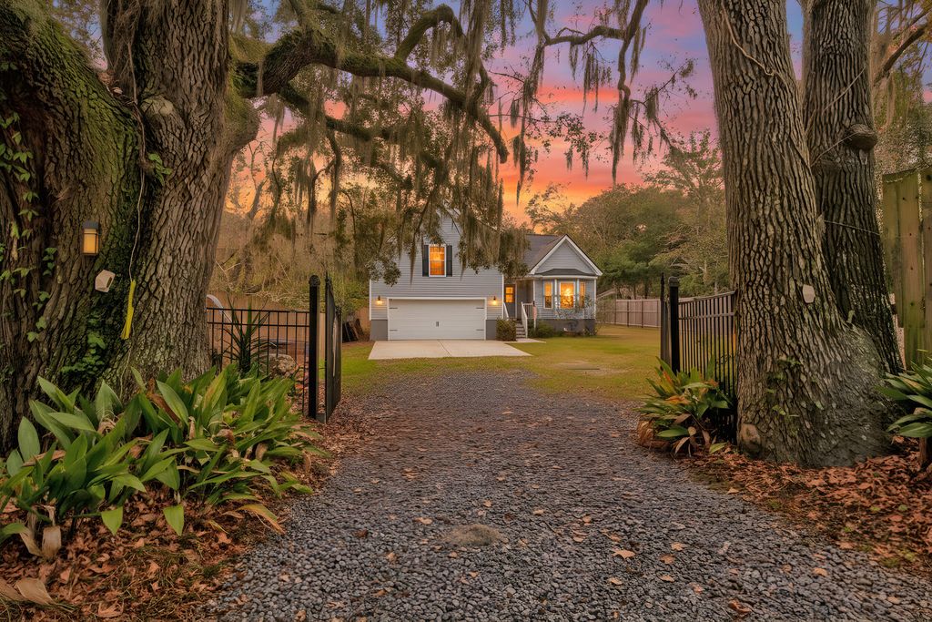 Photo of 519 Fleming Road, Charleston, SC 29412 (MLS # 25032308)
