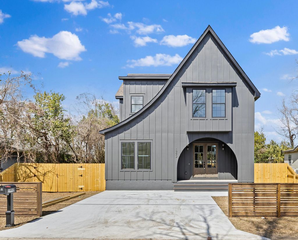 Photo of 1992 Forest Avenue, North Charleston, SC 29405 (MLS # 26006512)