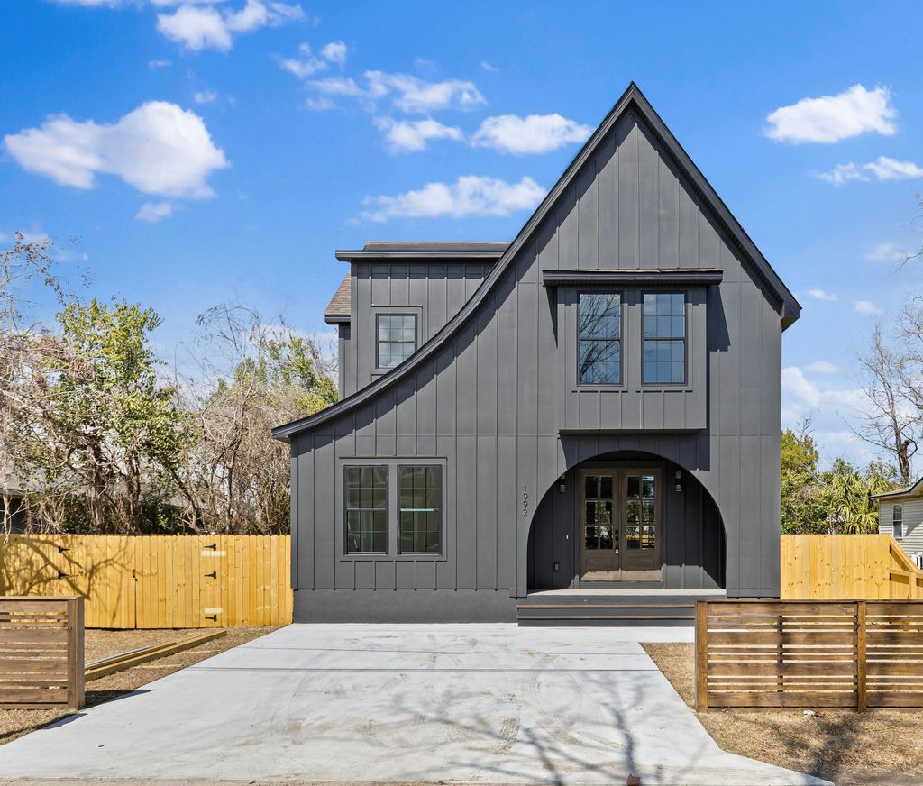 Photo of 1992 Forest Avenue, North Charleston, SC 29405 (MLS # 26006512)