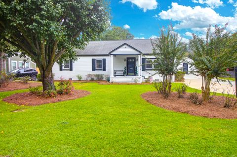 Photo of 2078 Saint James Drive, Charleston, SC 29412 (MLS # 26008964)