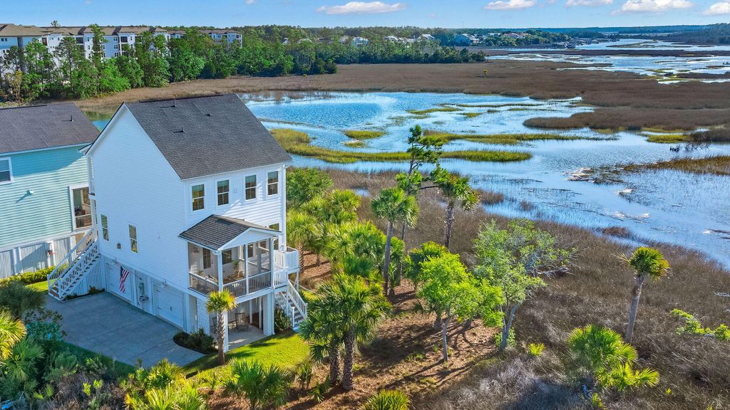 Photo of 935 Governors Cay Circle, Charleston, SC 29492 (MLS # 26014617)