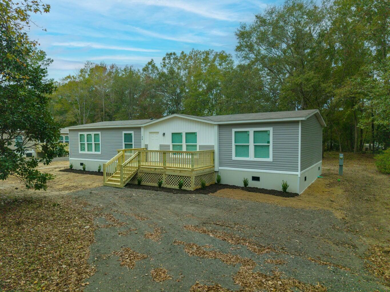 319 Hickory Nut Way