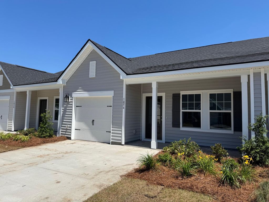Photo of 1056 Dusk Drive, Summerville, SC 29486 (MLS # 26014490)