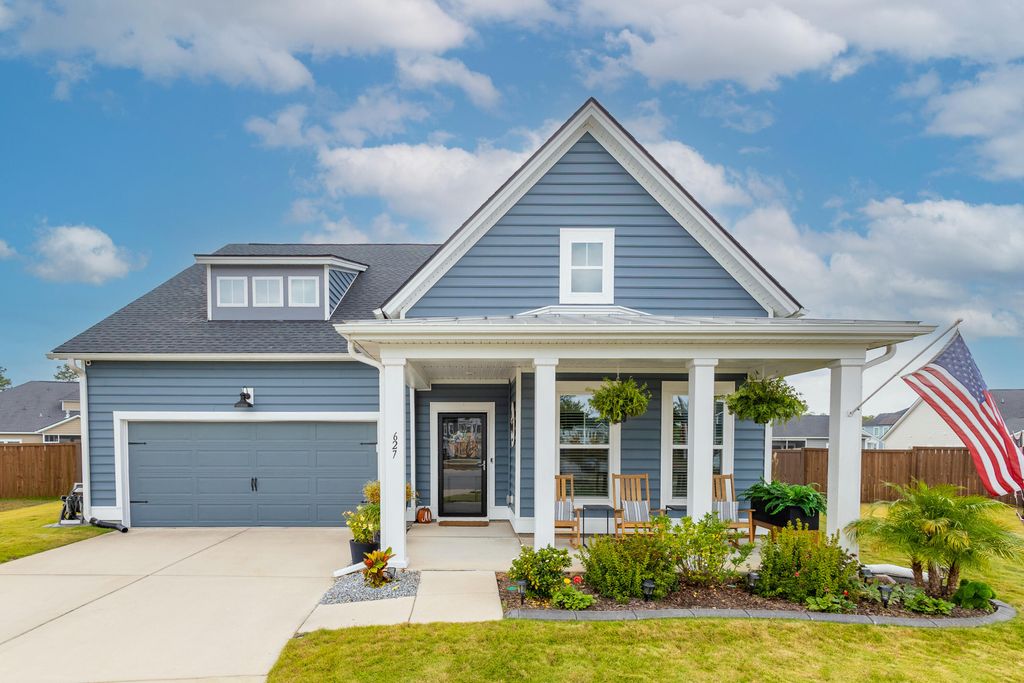 Photo of 627 Macintyre Circle, Summerville, SC 29486 (MLS # 25031136)