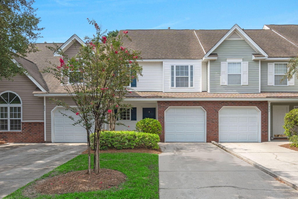 Photo of 903 Yellow Hawthorn Circle, Summerville, SC 29483 (MLS # 26026091)
