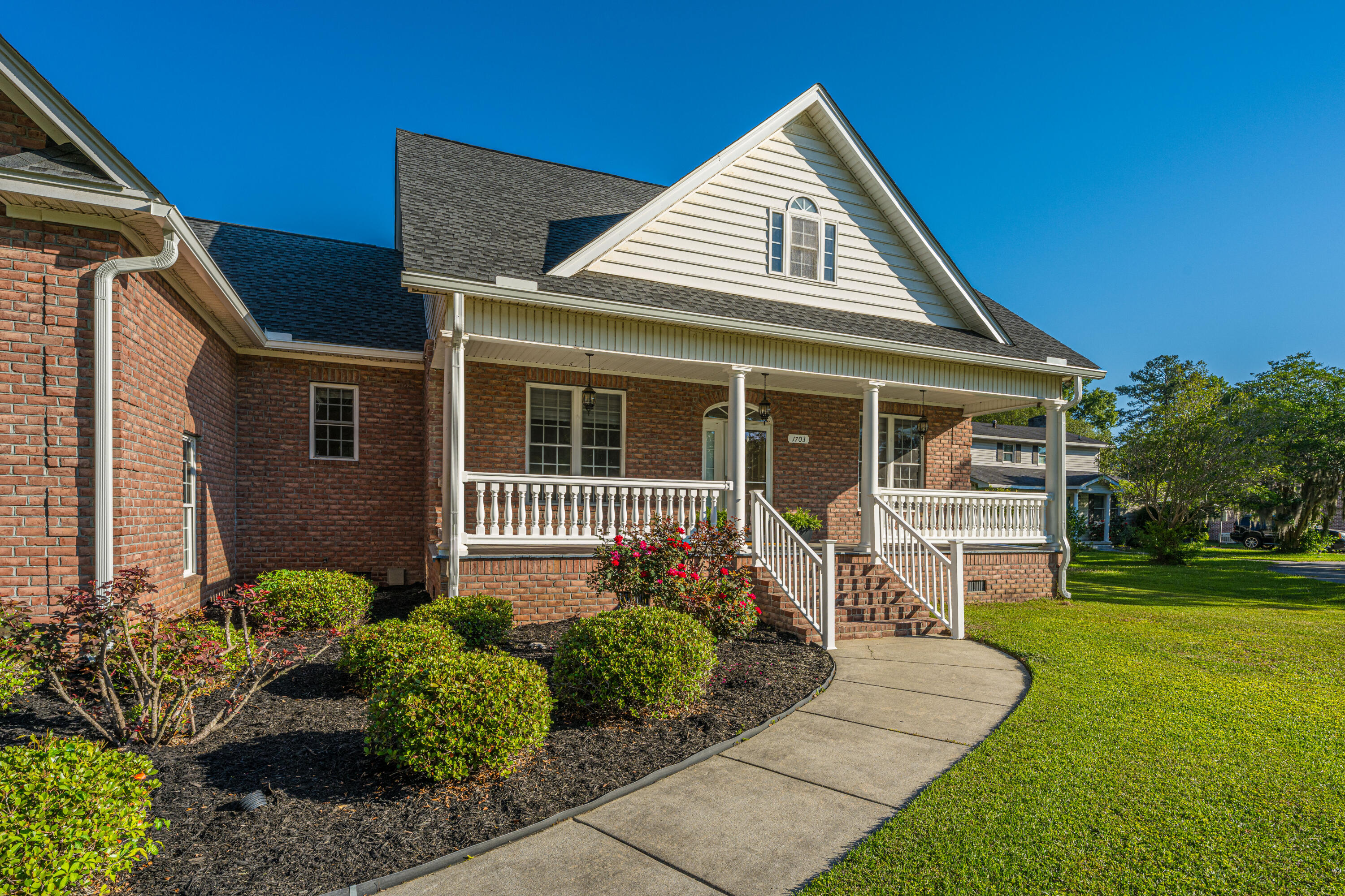 1703 Redwood