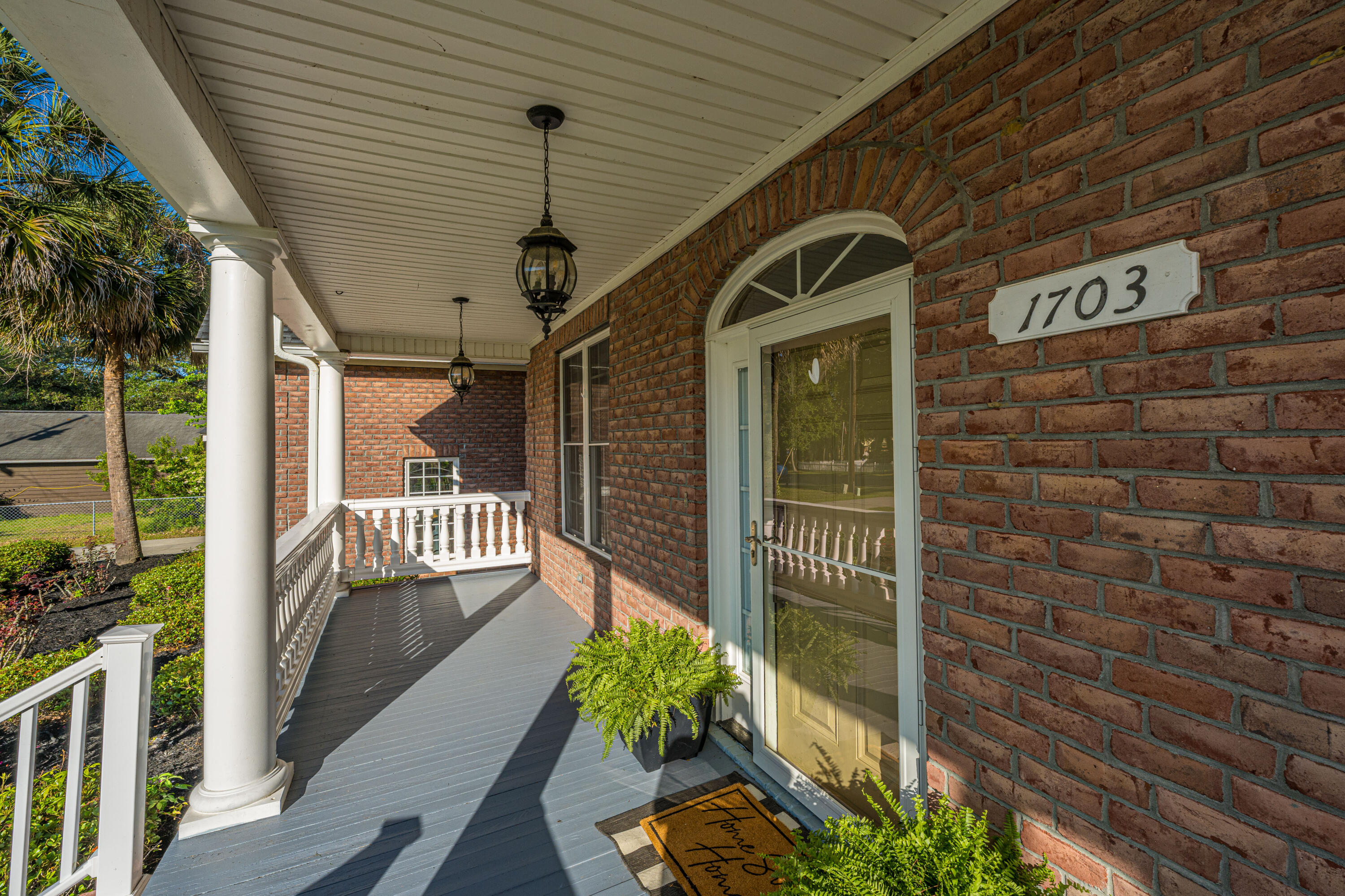 1703 Redwood