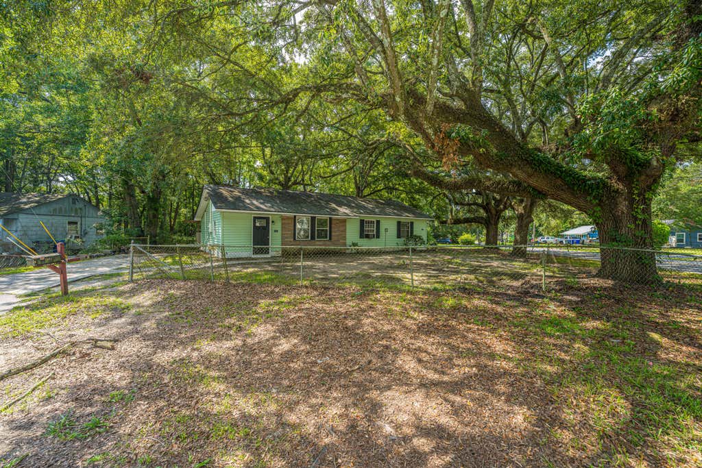 Photo of 2881 Charlene Drive, North Charleston, SC 29405 (MLS # 26023208)