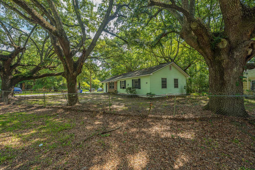 Photo of 2881 Charlene Drive, North Charleston, SC 29405 (MLS # 26023208)