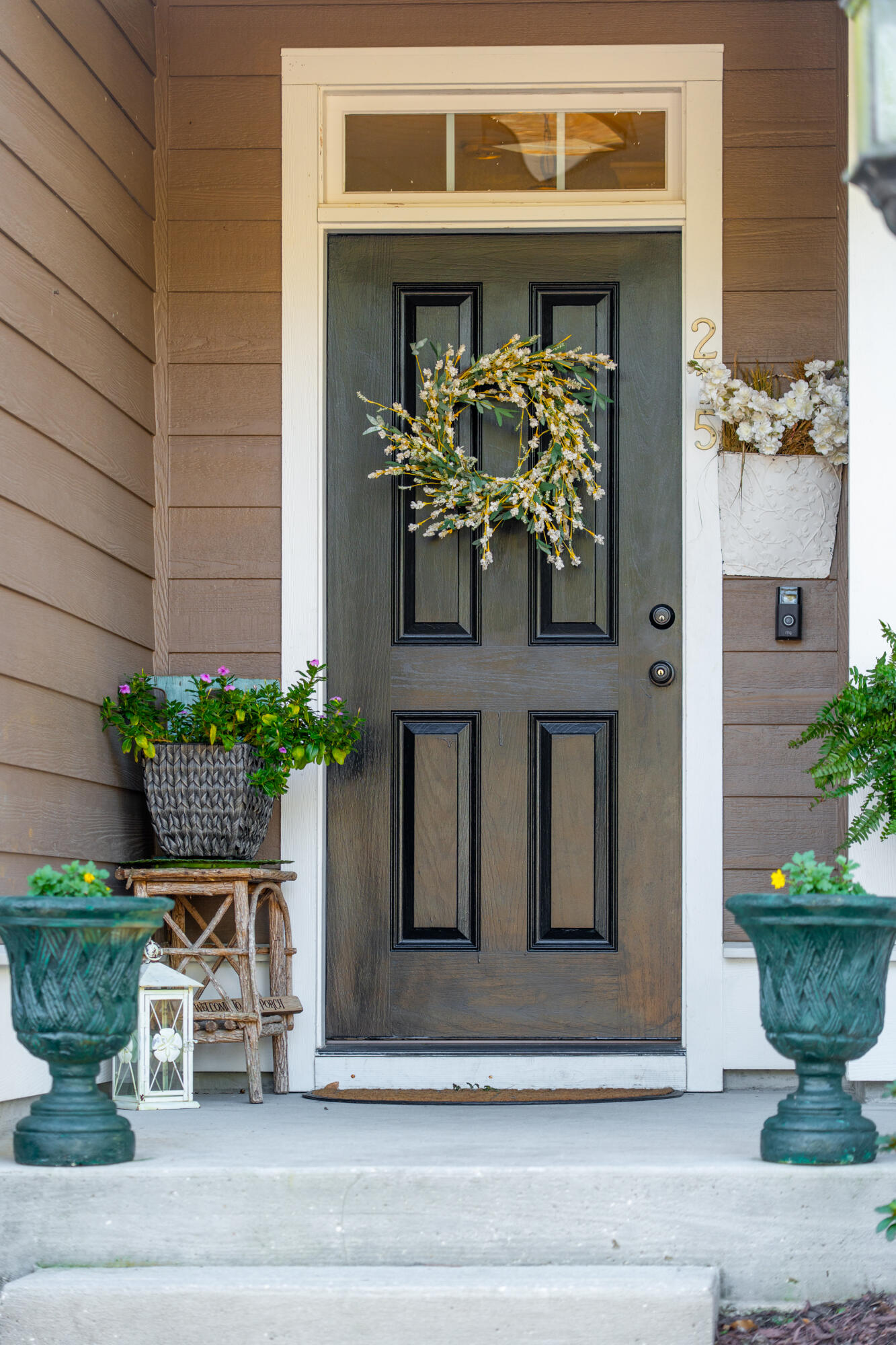 215 Forsythia Avenue