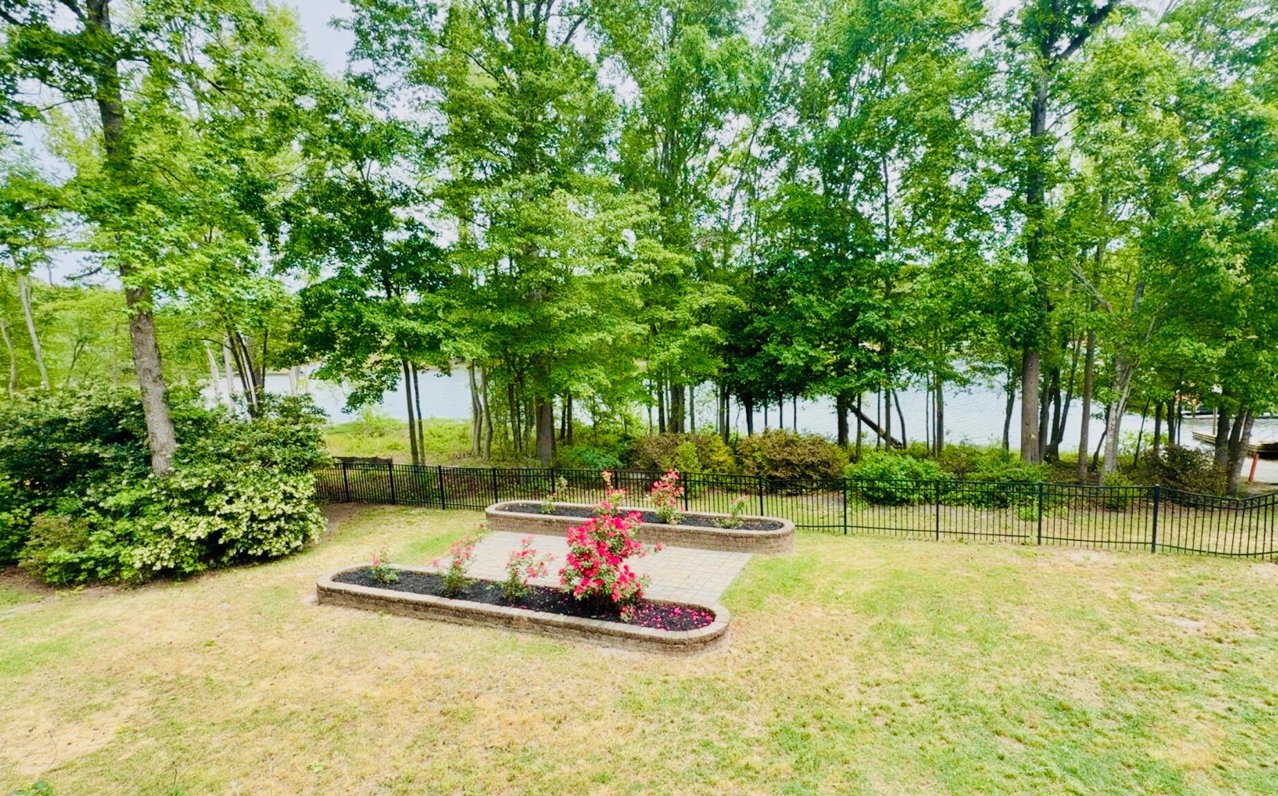 100 Shores Edge Drive