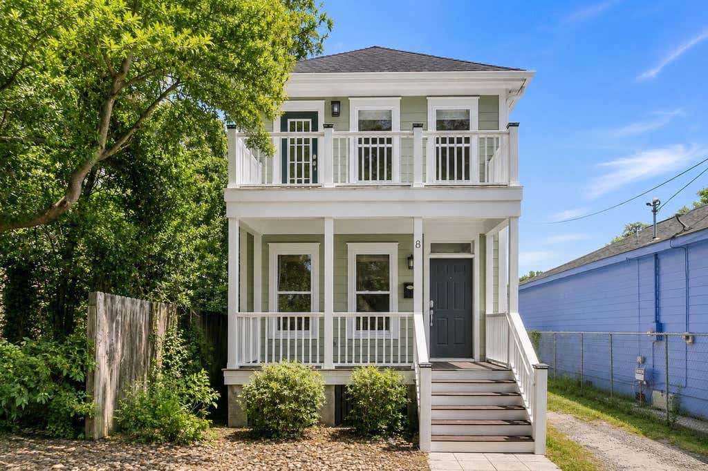 Photo of 8 Hampton Place, Charleston, SC 29403 (MLS # 26023670)