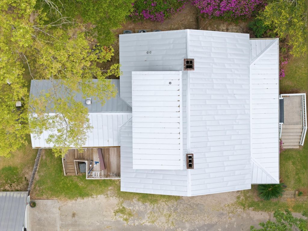 Photo of 406 S Gum Street, Summerville, SC 29483 (MLS # 26008482)