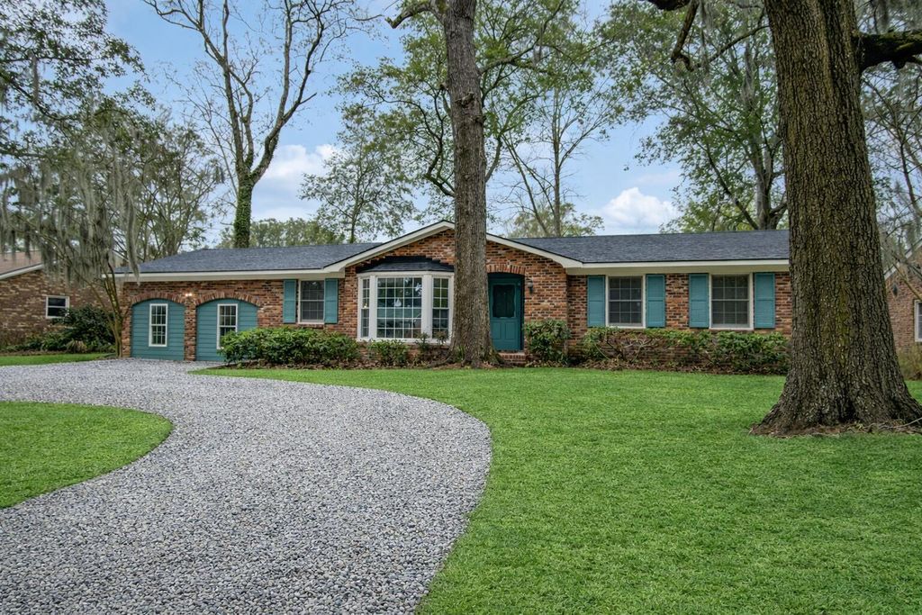 Photo of 1020 Yeamans Hall Road, Hanahan, SC 29410 (MLS # 26003564)