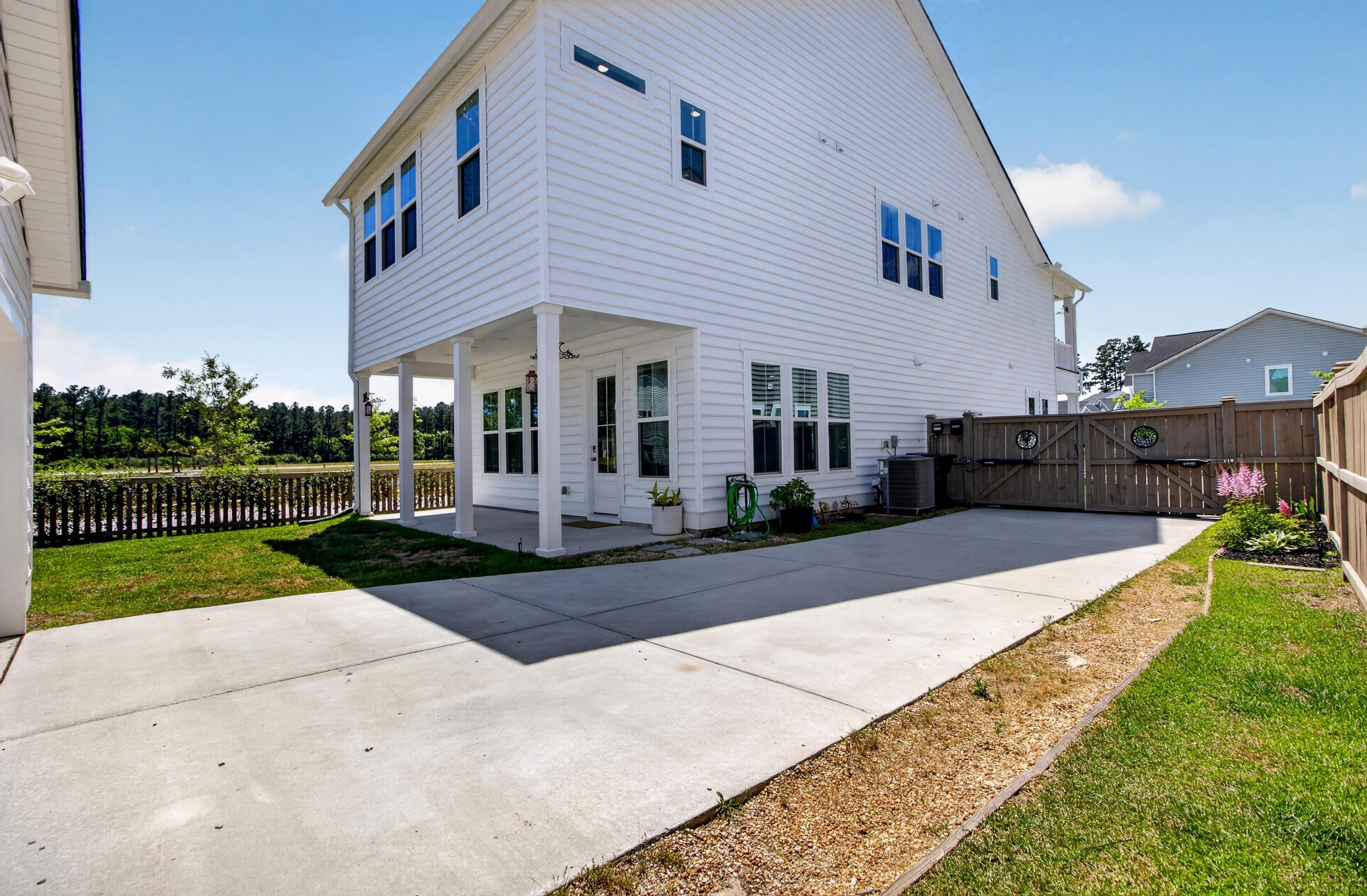 202 Narrowleaf Avenue