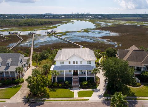 Photo of 1017 Rivershore Road, Charleston, SC 29492 (MLS # 25027672)