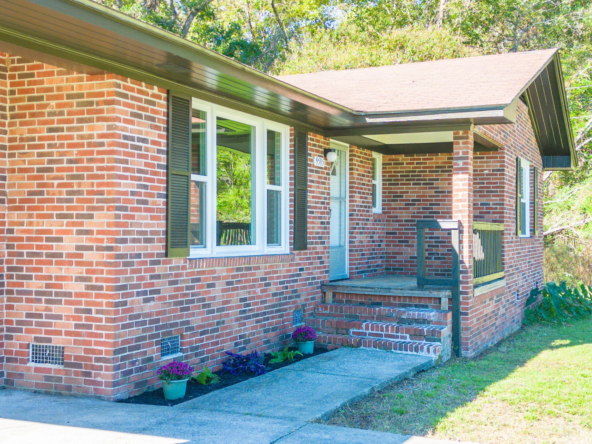9595 Bells Highway