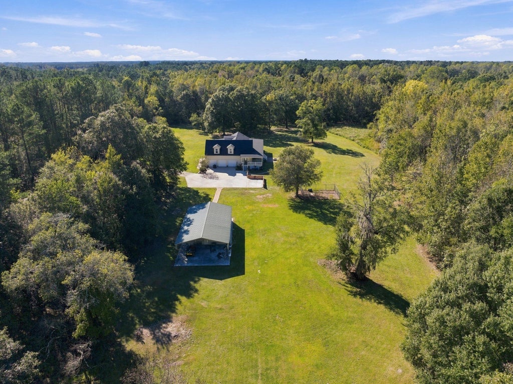 Photo of 210 Knotty Oak Drive, Saint George, SC 29477 (MLS # 26028886)