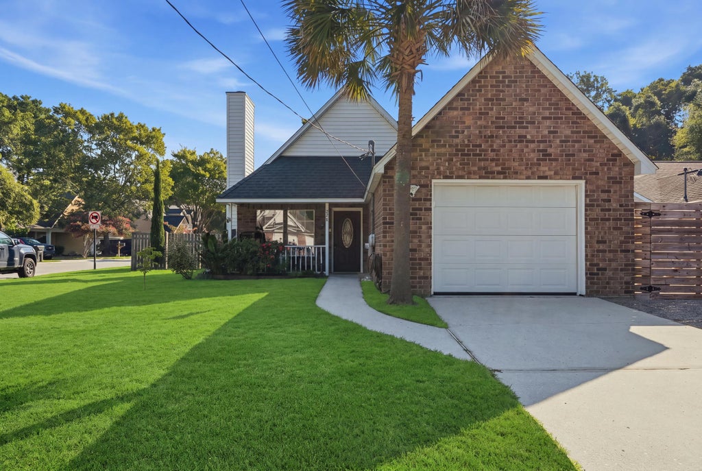 Photo of 996 Nabors Drive, Charleston, SC 29412 (MLS # 26023333)