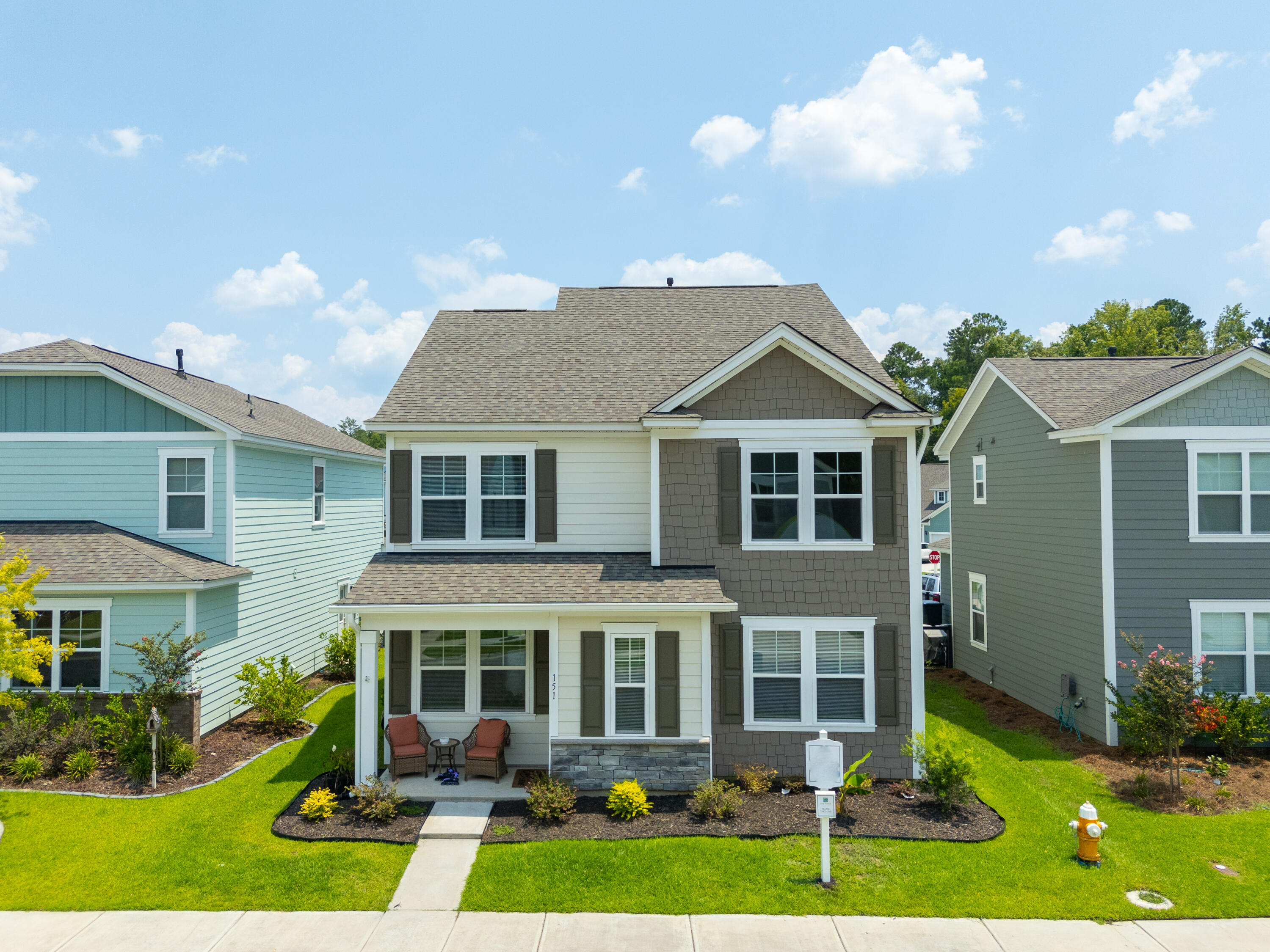 View Summerville, SC 29483 house