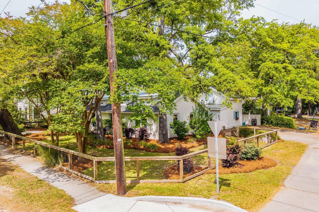 Photo of 762 Mccants Drive, Mount Pleasant, SC 29464 (MLS # 26011692)