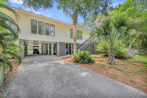 Photo of 25 Sand Dollar Drive, Isle of Palms, SC 29451 (MLS # 26020882)
