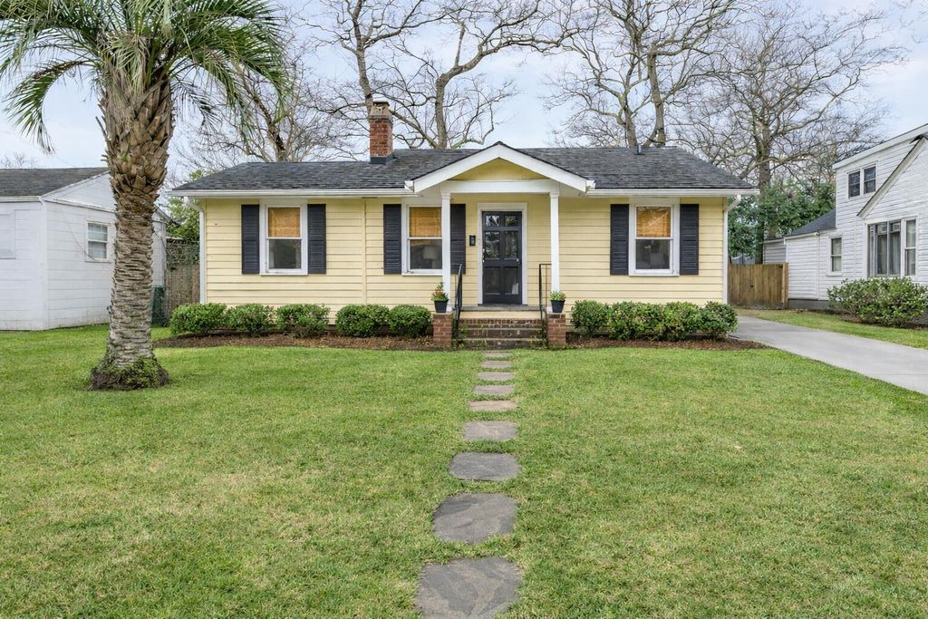 Photo of 106 Hickory Street, Charleston, SC 29407 (MLS # 26005536)