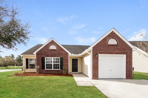 Photo of 98 Dovetail Circle, Summerville, SC 29483 (MLS # 26021188)