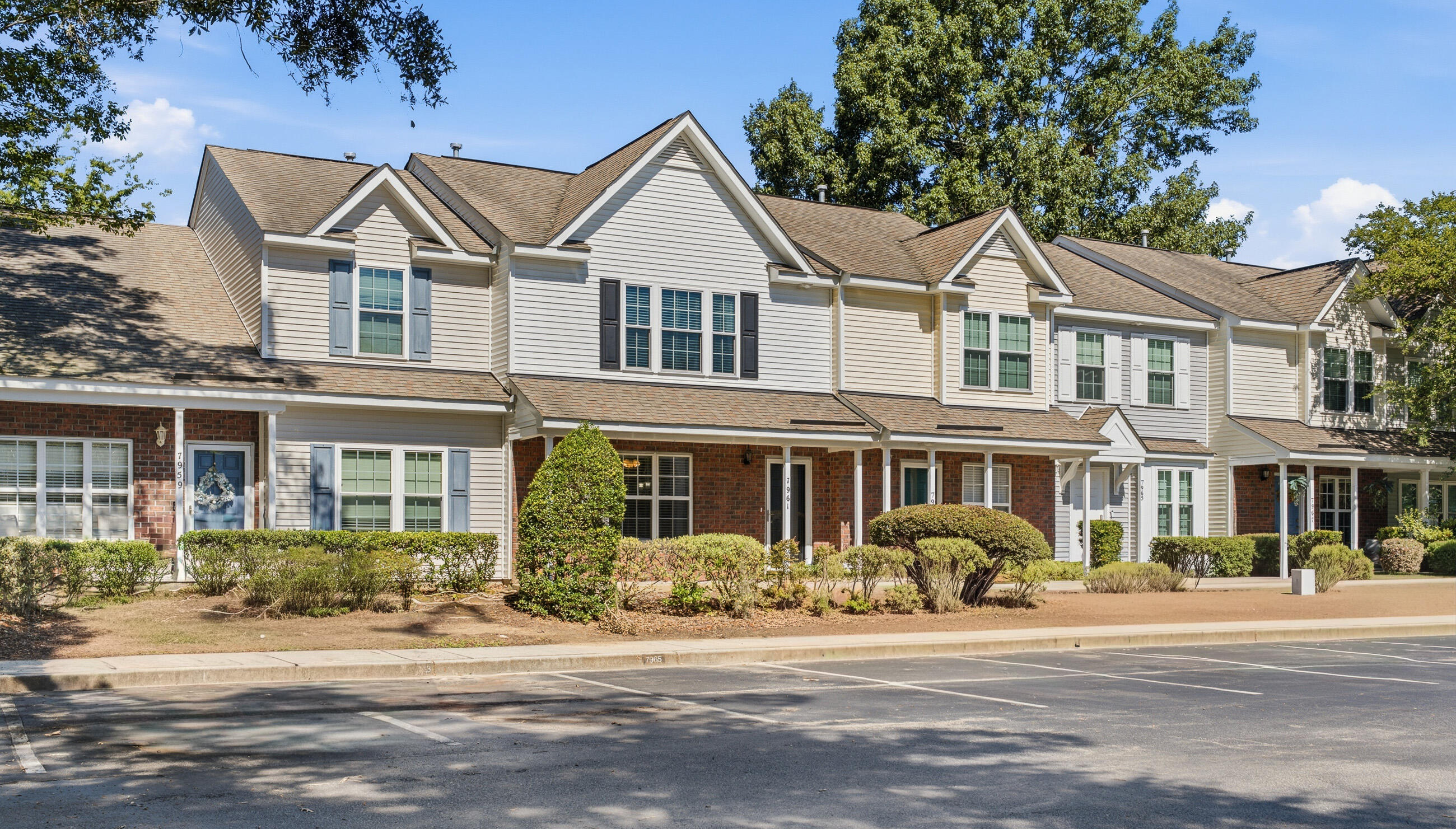 7961 Shadow Oak Drive