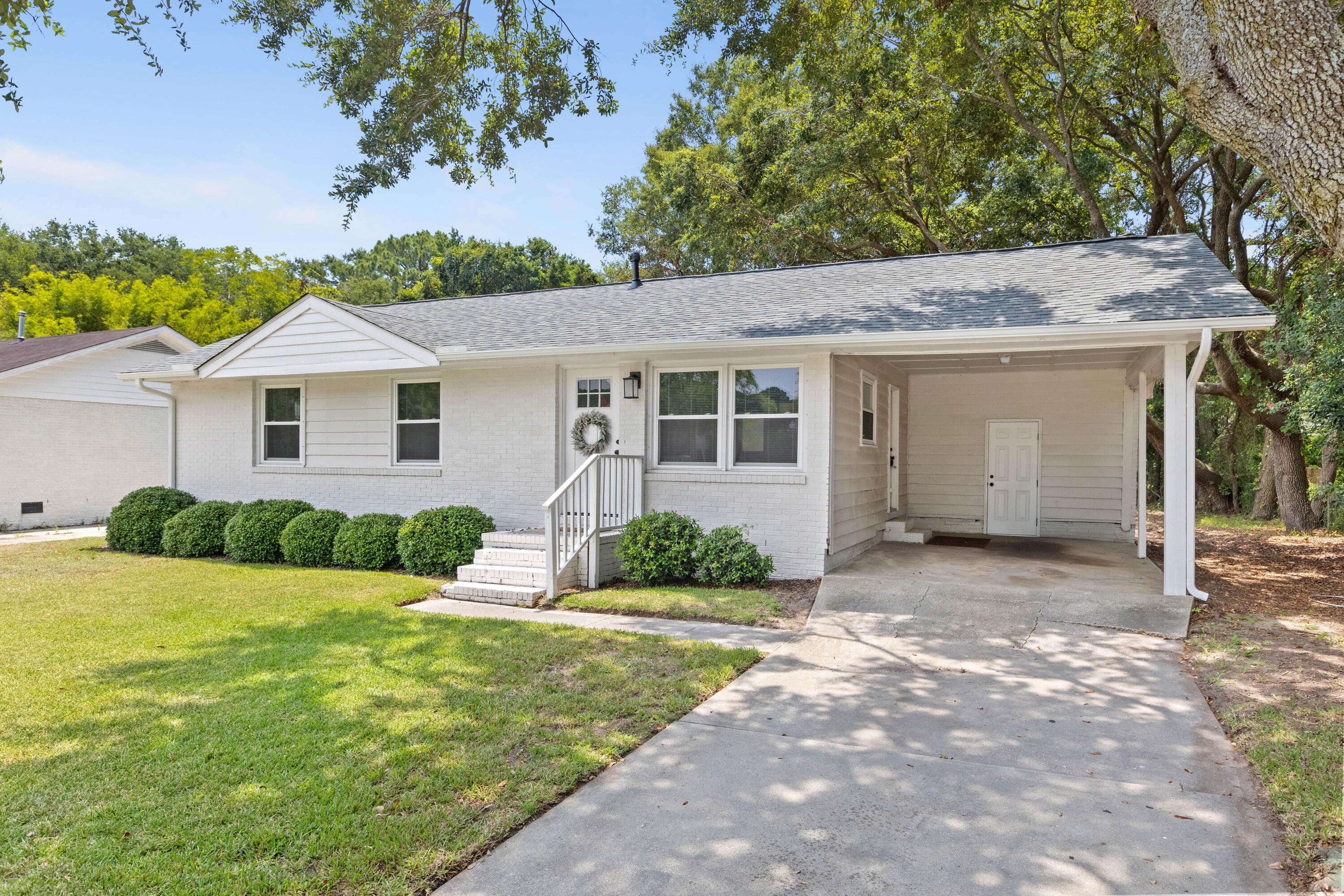 1487 Woodview Lane