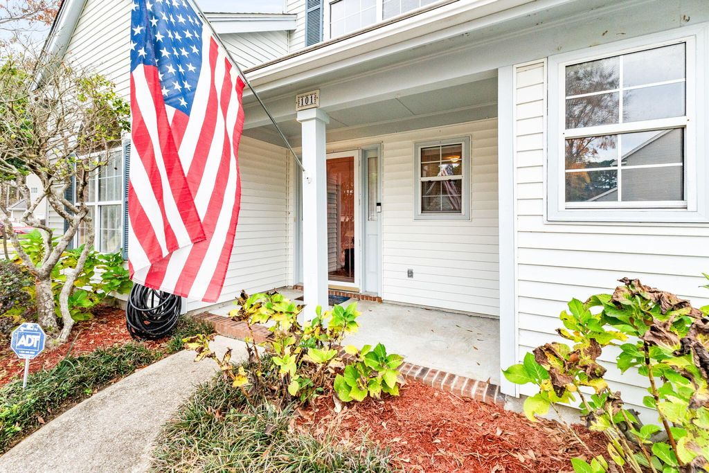 Photo of 101 Durrell Court, Goose Creek, SC 29445 (MLS # 25032590)