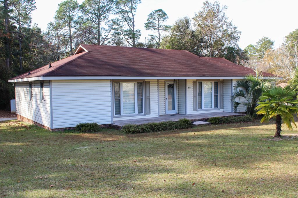 Photo of 1353 Marshall Street, Orangeburg, SC 29118 (MLS # 26003555)