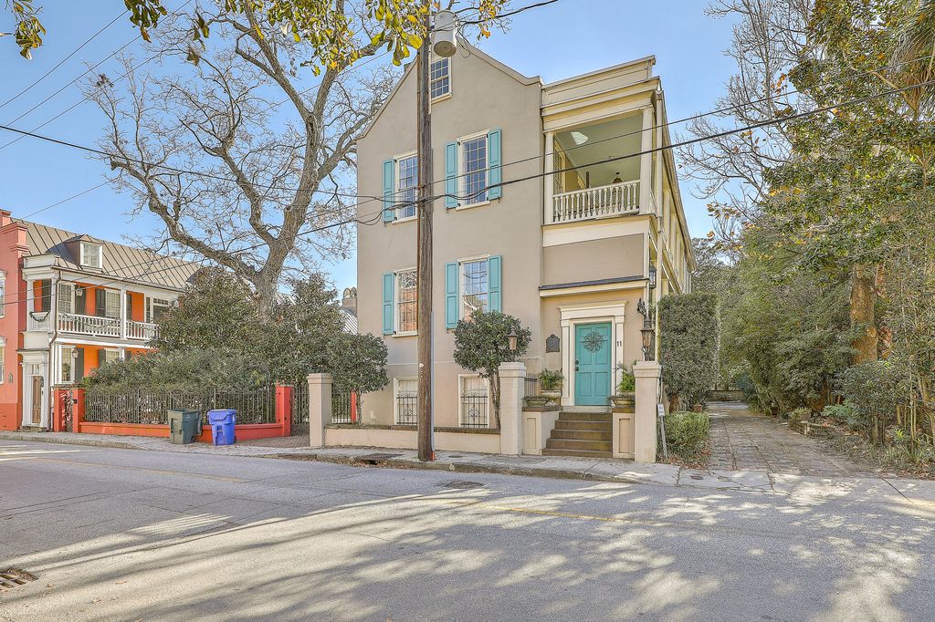 Photo of 11 George Street, Charleston, SC 29401 (MLS # 26013309)