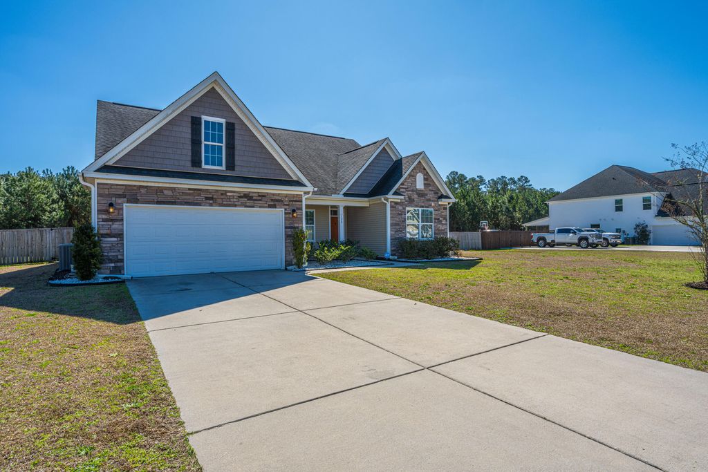 Photo of 120 Lakelyn Road, Moncks Corner, SC 29461 (MLS # 26005172)