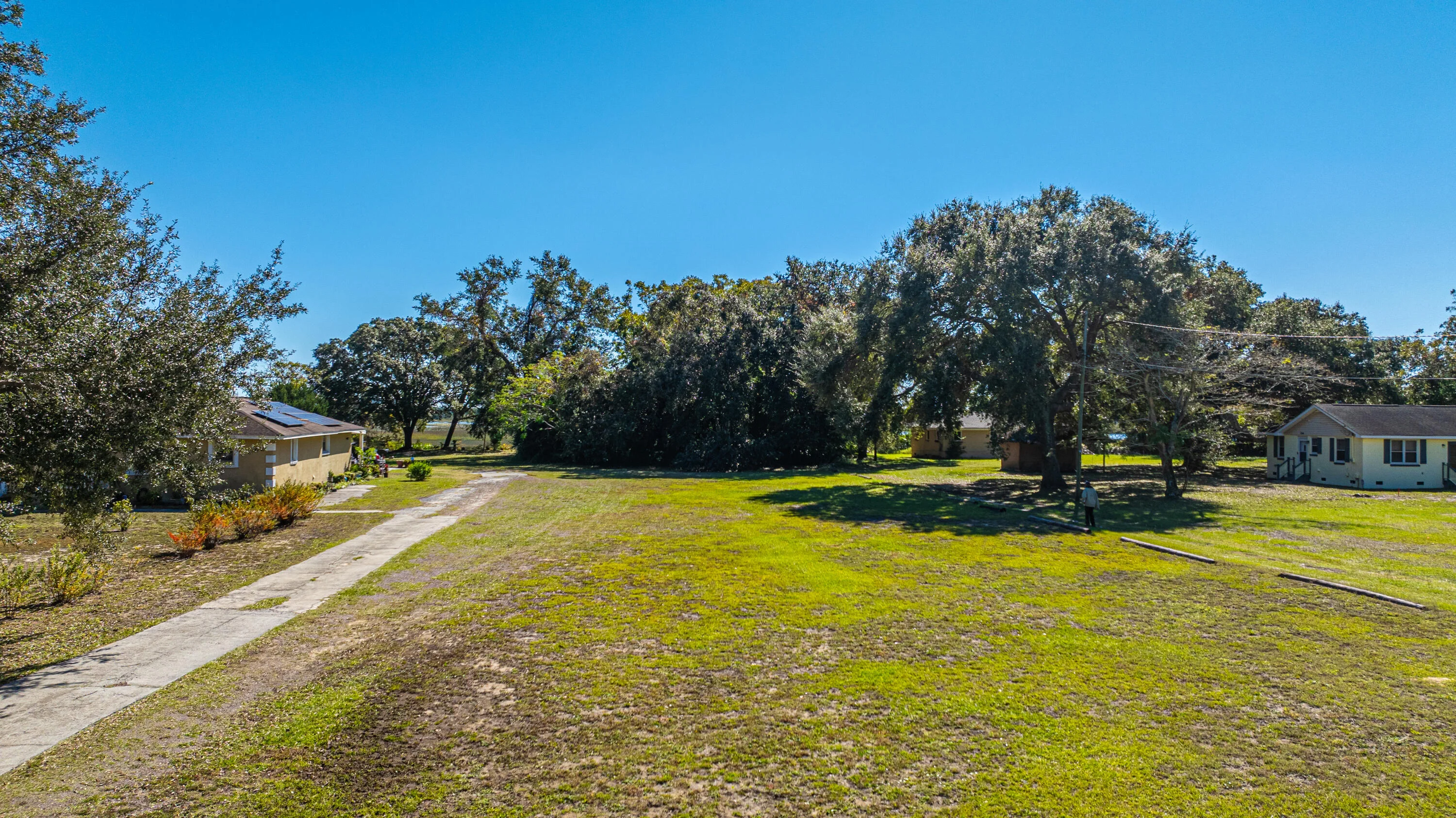 1747 Sol Legare Road