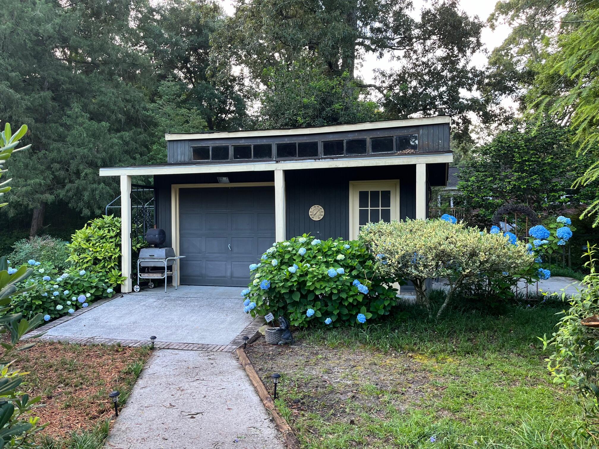 928 Spring Court