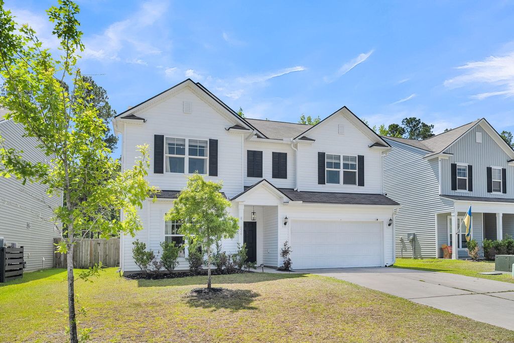 Photo of 230 Hayworth Road, Summerville, SC 29486 (MLS # 26014957)