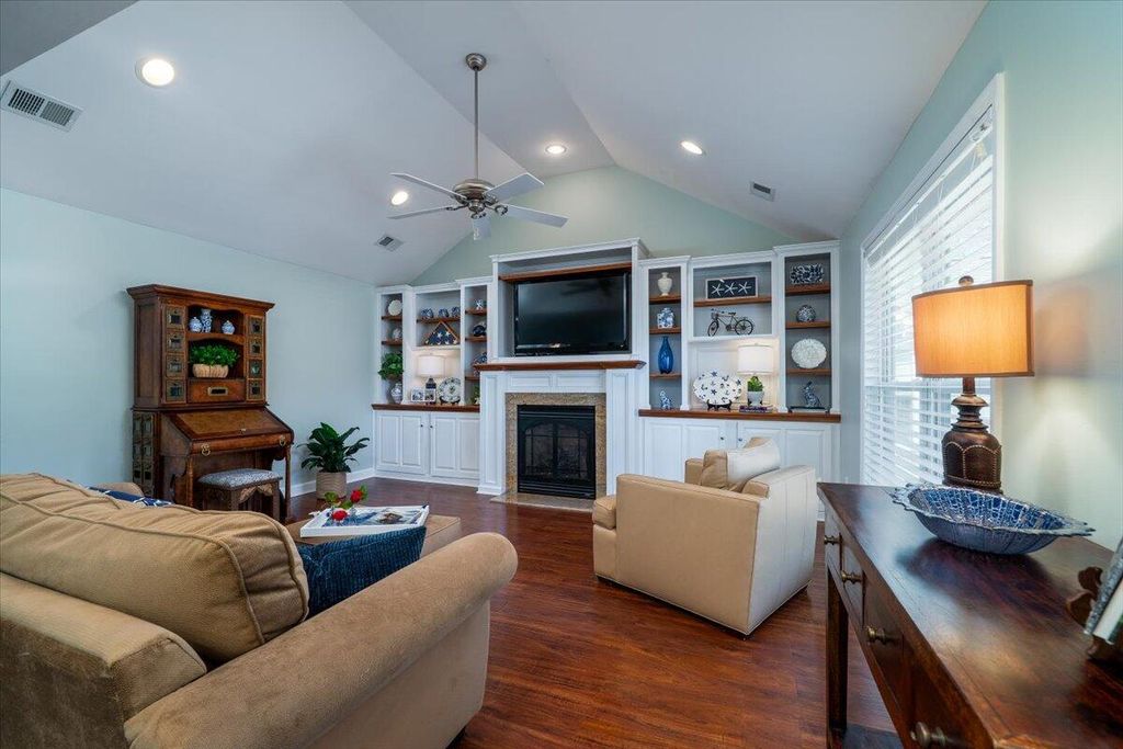 Photo of 1527 Barquentine Drive, Mount Pleasant, SC 29464 (MLS # 26004799)