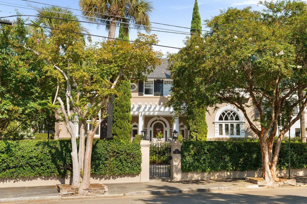Photo of 22 Rutledge Avenue, Charleston, SC 29401 (MLS # 26012051)