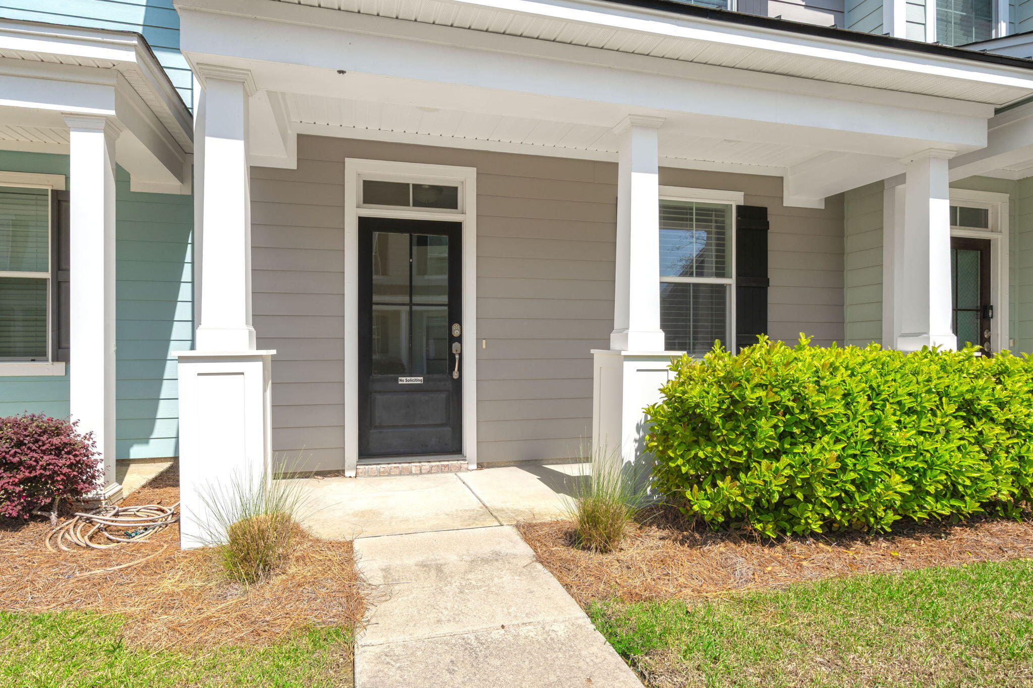 407 Stoneleigh Lane