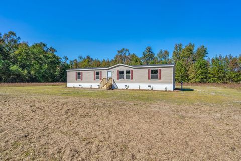 A home in Holly Hill